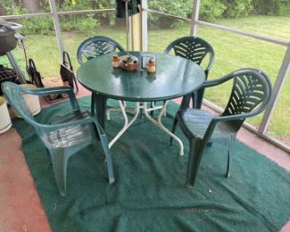 Outdoor Table & Chairs