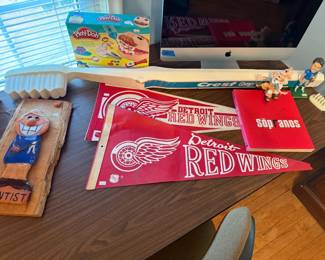 Red Wings Pennants, Dentistry Collectibles