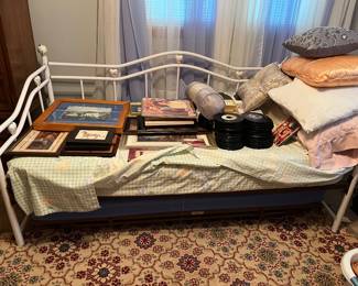 Day Bed 