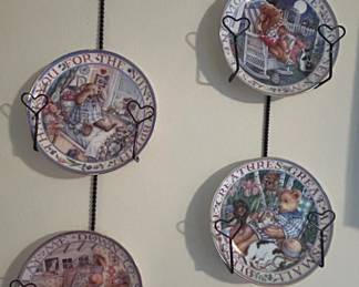 Collectors Plates with Teddy Bear Motifs by The Leonidas Collection third image