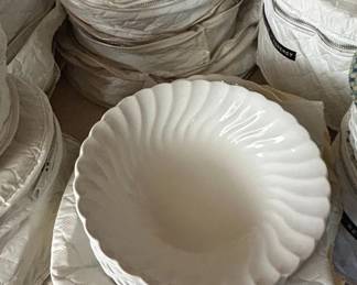 Johnson Brothers Snowhite Regency Dinnerware Set third image