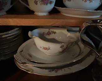 Dresdenia by Schumann China Serving Platter and Gravy Boat Set third image