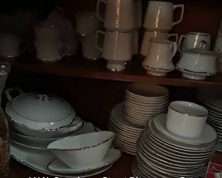 I.H.N. Strawberry Street Dinnerware Set