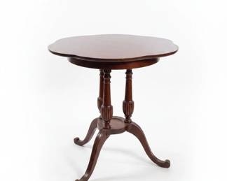 Antique Cherry Pedestal Side Table with Scalloped Edge Top