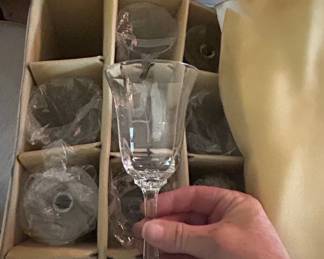 Cambridge Rosepoint Crystal Wine Glasses in Storage Case second image