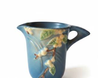 Roseville Pottery Magnolia Blue Ewer and Vase Set second image