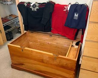 Cedar Hope Chest / Blanket Chest