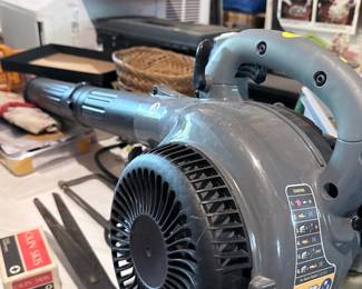 Craftsman Gas Leaf Blower
