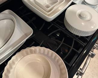 White Ceramic Bakeware and Serveware Set with Fluted Casserole Dish and Nesting Square Dishes