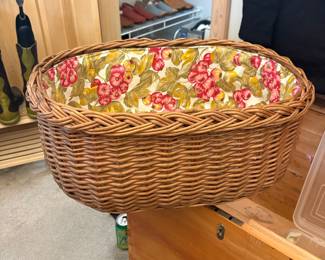 Pioneer Woman Floral Wicker Picnic Basket