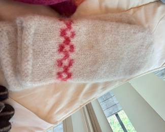 Hand-Knitted Woolen Mitten with Fair Isle Pattern - Norwegian Style