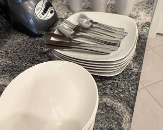 MALACASA Elisa Series White Porcelain Dinnerware Set with Oster Blender and Silverware