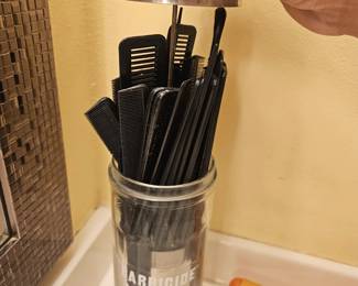 Here is a photo of the vintage comb tower opened