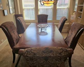 Beautiful Victorian era dining table with 6 chairs