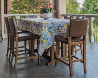 OUTDOOR TABLE
