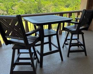 POLYWOOD TABLE
