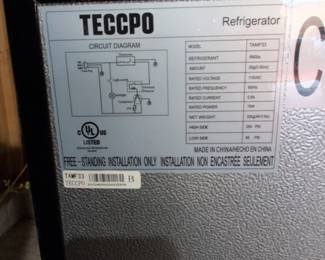 TECCPO TAMF Compact Refrigerator third image