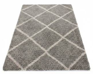 Safavieh Hudson Shag Collection Area Rug with Diamond Pattern