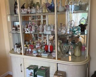 China cabinet, decorative glassware