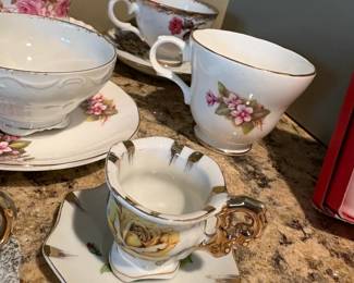 Vintage Floral Teacup and Saucer Set - Royal Sealy China