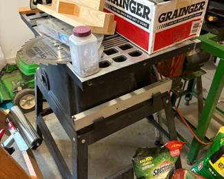SKILSAW Model 95128 Table Saw with Accessories