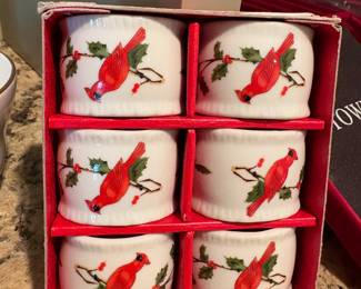 Lefton Cardinal and Holly Napkin Rings Set