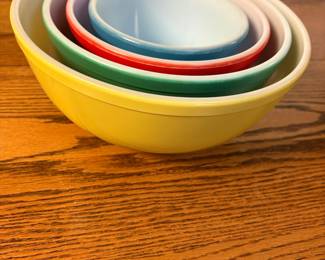 Pyrex Mixing Bowl Set - Primary Colors
