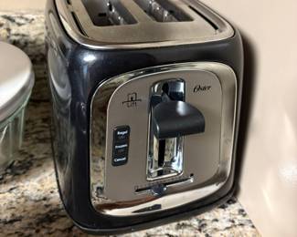 Oster 2-Slice Toaster TSSTTRJB0K Metallic Black