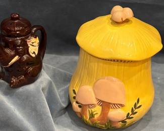 Vintage Arnels Mushroom Cookie Jar  Japanese Teapot