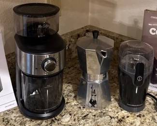 Mr Coffee  Hamilton Beach Bean Grinder Variety of Coffee Cups