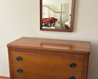 Selby Craft Low Dresser And Mirror
