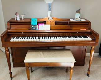Wurlitzer model 2020 piano