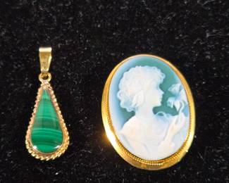 Pendants in 18kt Settings