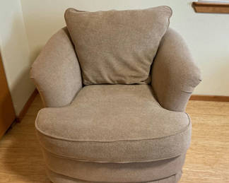Lot 14: La-Z-Boy Barrel Armchairs