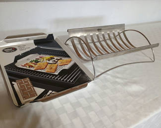 Lot 78: Weber grill pan and roasting rack