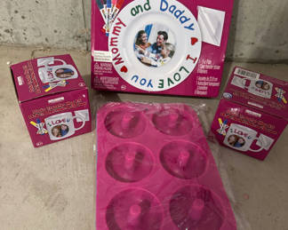 Lot 57: Creatology Photo Transfer Plate Kit and Photo Transfer Mug Kit with pink tray