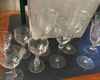 Lot 66: Crystal stemware set (wine glasses and goblets)