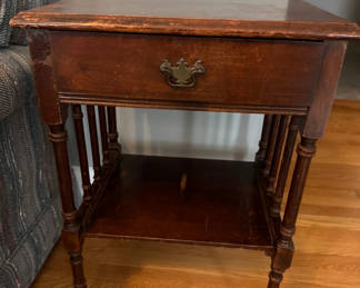 Lot 17: Vintage wooden end table with drawer and shelf