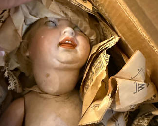 Lot 71: Box with vintage doll parts