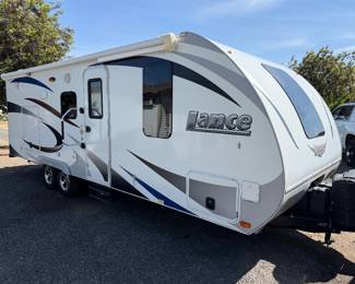 2016 Lance 2295 $19,500