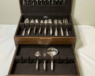 Lot 14: International Deep Silver Flatware