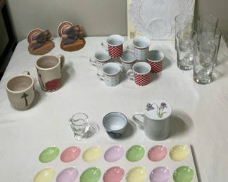 Lot 53: Assorted kitchenware and tableware set