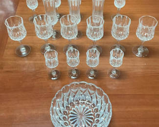 Lot 9: Crystal glassware: champagne flutes and a cut-glass bowl