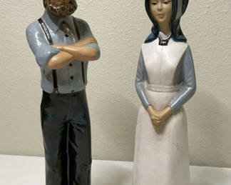 Lot 8: Pair of ceramic figurines, an Amish Couple