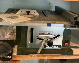 Lot 69: Makita Table Saw