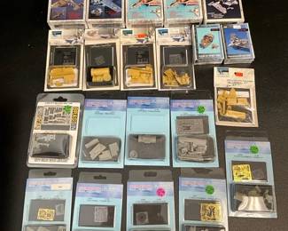  04 Assorted Selection Of Model Parts  Accessories feat. Arado Ar 234B1 Blitz Cockpit Set