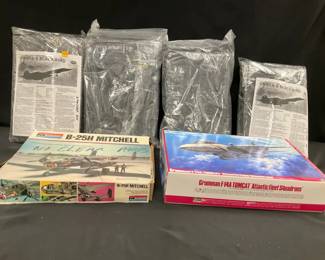 Monogram  Testor Model Airplanes Feat SR71 Blackbird  F14A Tomcat
