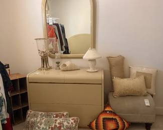 Lane Dresser with Mirror
