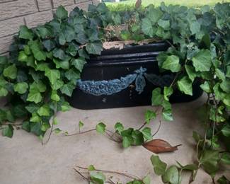 VINTAGE OVAL PLANTER