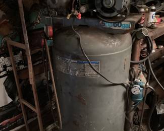 AIR COMPRESSOR